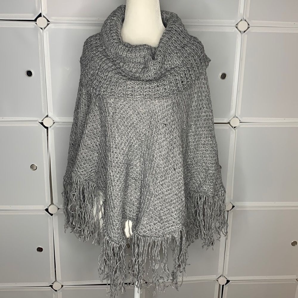 Uno Core Gray Knit Cowl Neck Poncho Sweater OS